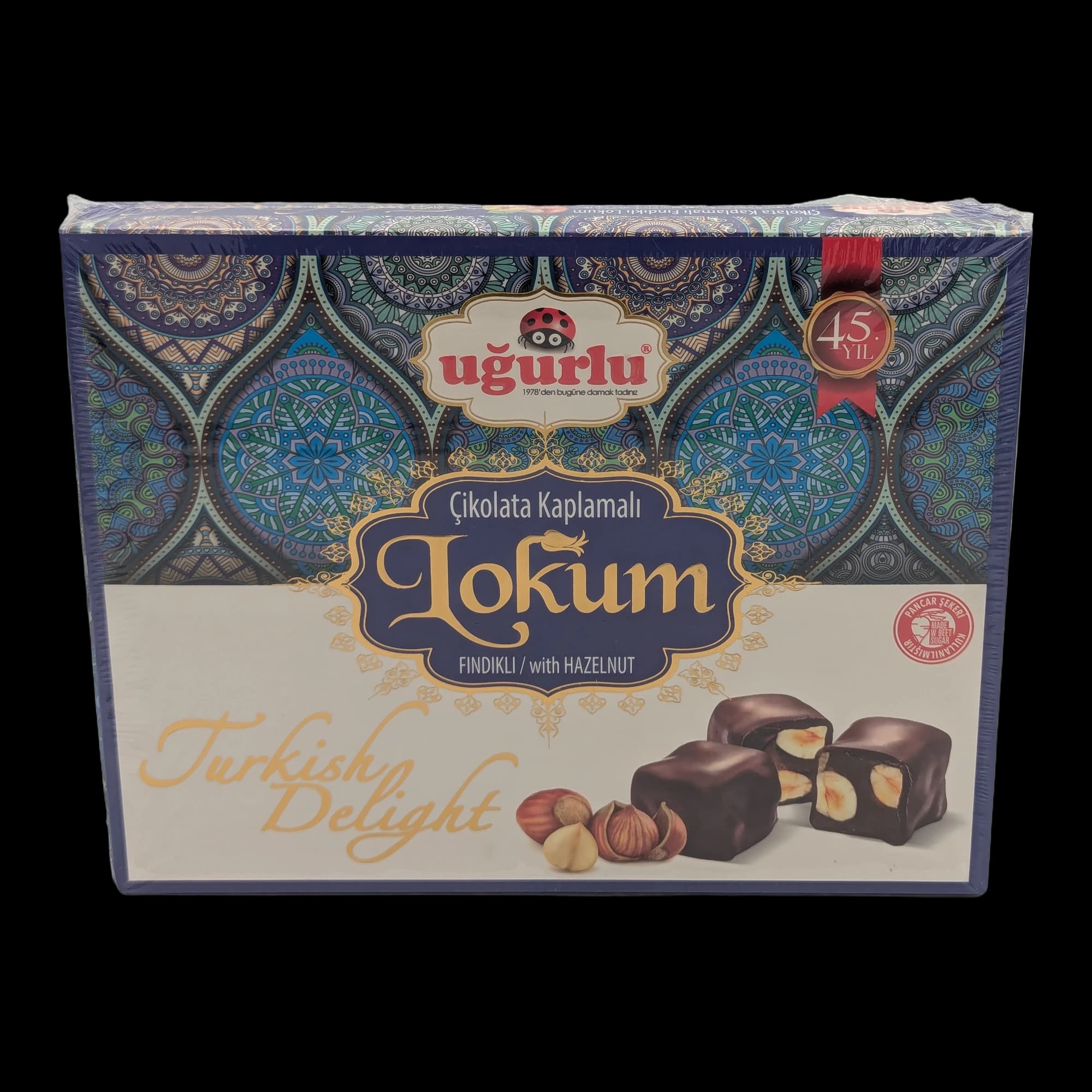 Rahat acoperit cu ciocolată și alune de pădure